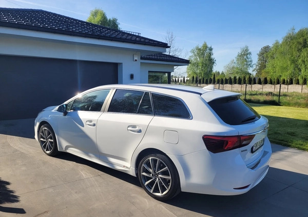 Toyota Avensis cena 63900 przebieg: 160000, rok produkcji 2016 z Myszków małe 67